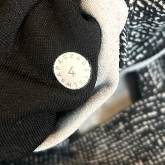 Lululemon Align Crop *21" Twillines Ice Grey Black - Picture 10 of 13